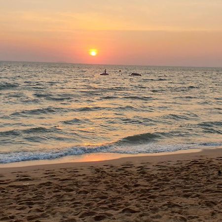 Dusit Grand Condo View Haat Jomtien Eksteriør bilde